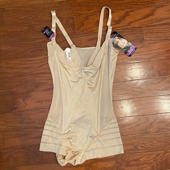 NEW! MadeInForm Self Expressions WYOB Romper - Picture 1 of 2